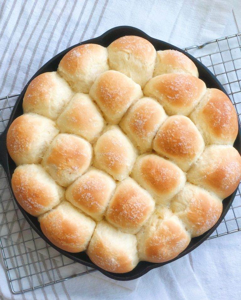 Skillet Dinner Rolls